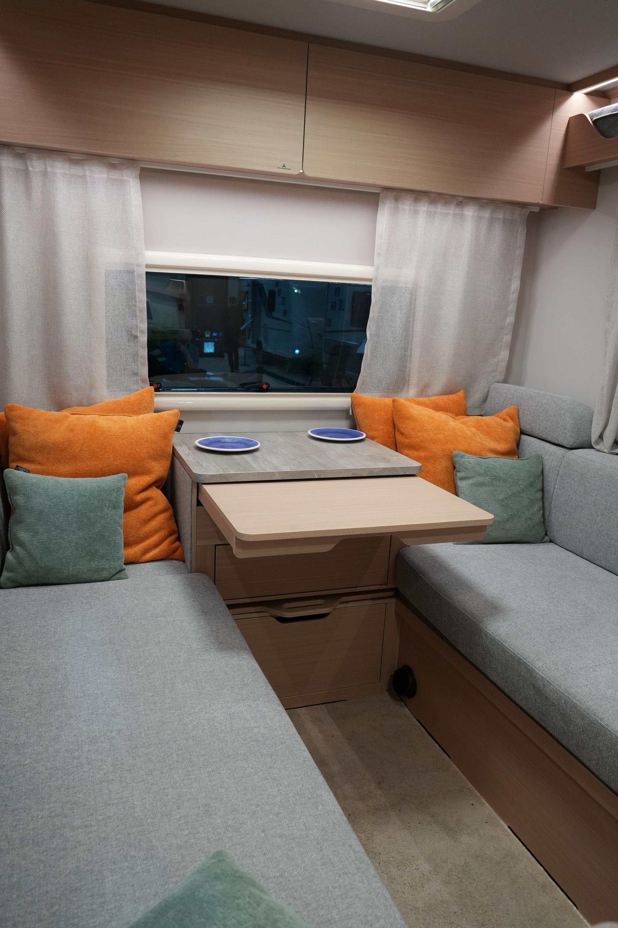 VAIL 370 E