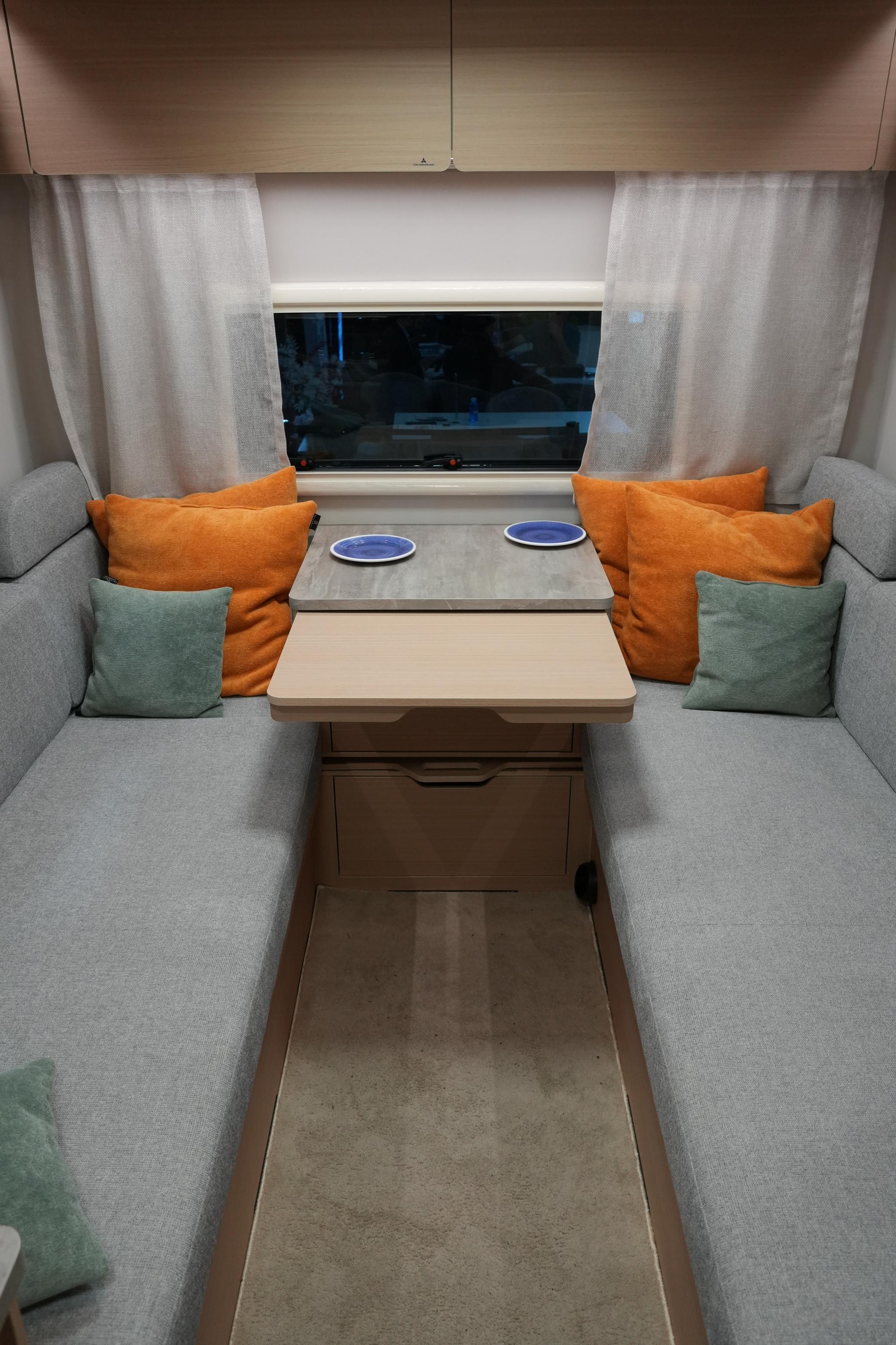 VAIL 370 E
